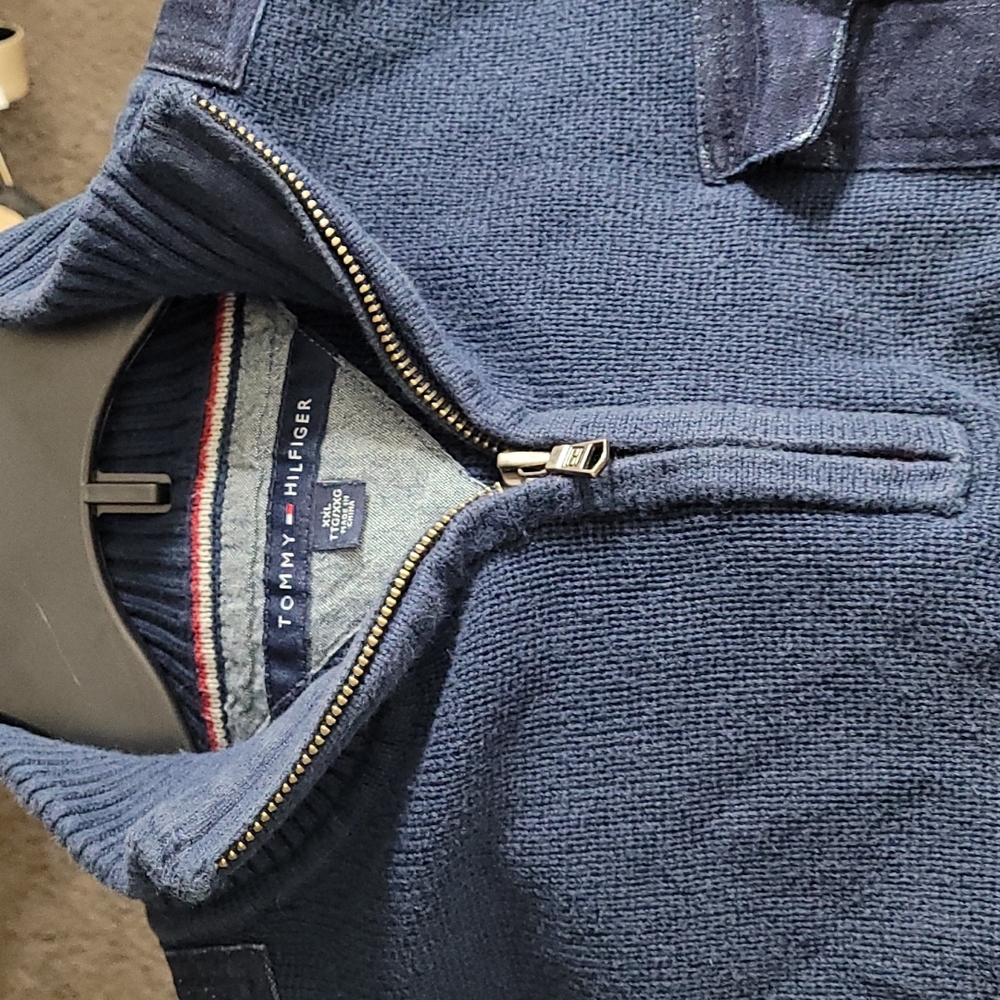 Tommy Hilfiger sweater - Picture 9 of 9